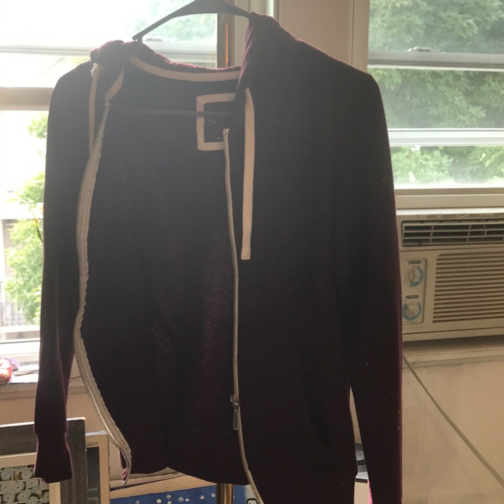 Marroon zip up hoodie sweat shirt
